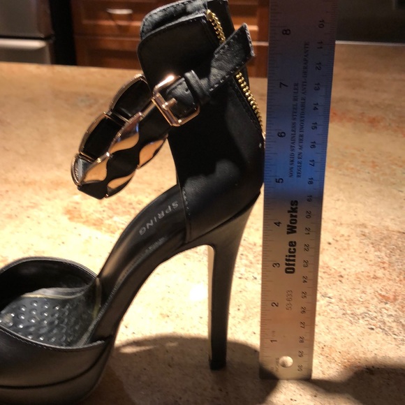 Call it SPRING heels - Picture 2 of 4
